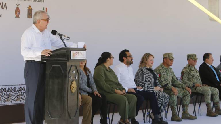 El Gobernador Rubén Rocha Moya suma cinco funcionarios a su gabinete.