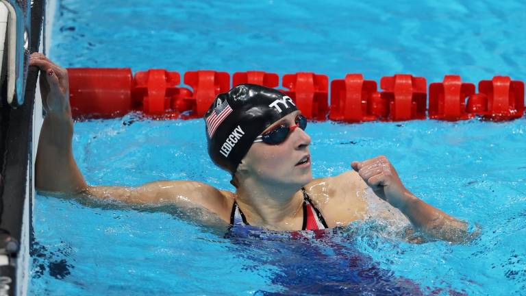 Katie Ledecky obtiene el oro en los 800 Metros Estilo Libre por tercera ocasión en Juegos Olímpicos