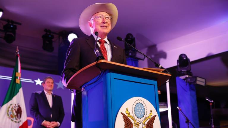 Desde 2021, Ken Salazar ha sido embajador de Estados Unidos en México, designado por el Presidente Joe Biden.