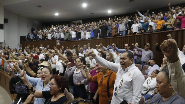 Boicotean trabajadores de la UAS otra sesión del Congreso de Sinaloa