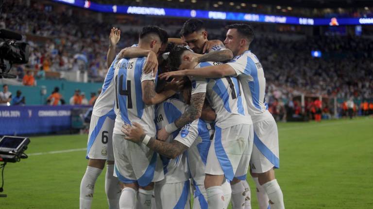 Argentina finaliza la fase de grupos con 9 puntos.