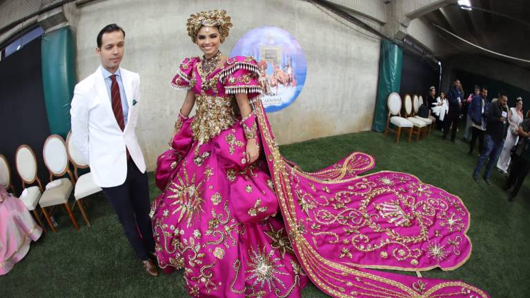 #Galería | Así luce Carolina III para su coronación como Reina del Carnaval de Mazatlán 2024