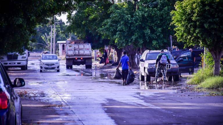 Fuga de agua, maleza crecida y falta de recolección de basura, entre los reclamos al Alcalde en Santa Fe.