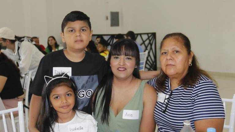 Con rifas, música y regalos Ganac celebra a los niños en su día