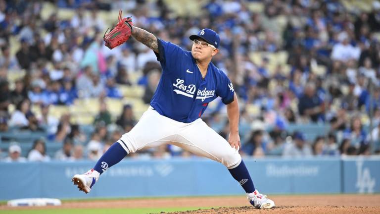 Julio Urías regresa a la senda triunfal.