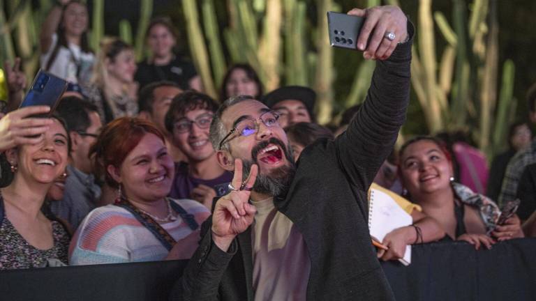 Omar Chaparro previo a la proyección de la cinta.