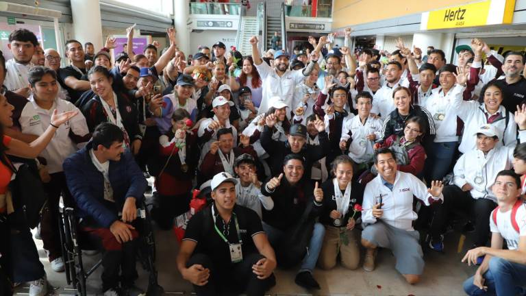 Los paratletas a su llegada a Culiacán.