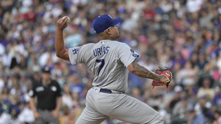 Julio Urías hizo lo necesario para agenciarse una victoria más con los Dodgers.