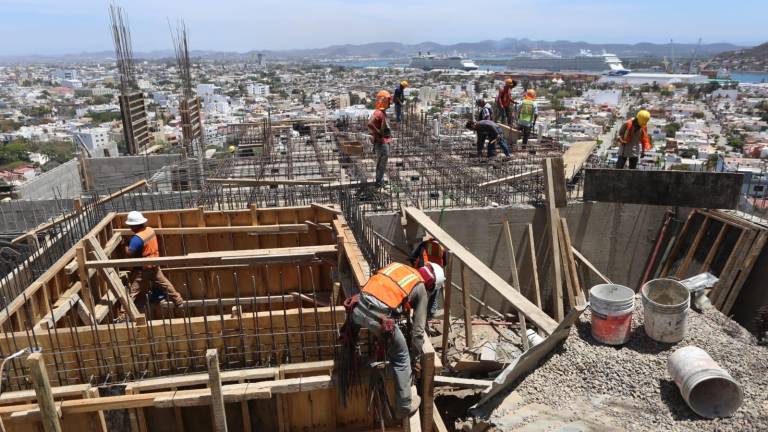 Colonos del Cerro del Vigía detallan irregularidades en construcción de edificio de 9 niveles