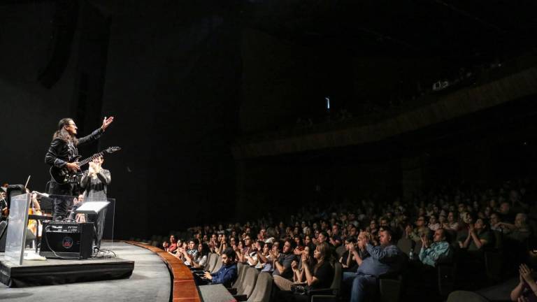 El guitarrista Robbin Blanco fue el solista invitado en el concierto de la OSSLA.