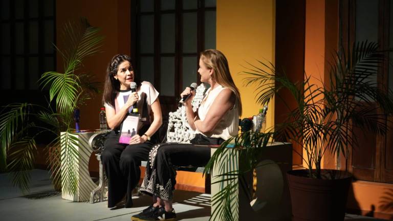 Irene Pérez, integrante del Club del Libro ‘La Marea’ presentó la obra literaria y llevó a cabo un conversatorio con Tamara Trottner.