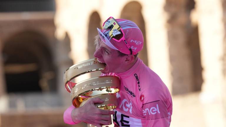 Tadej Pogacar dominó por completo el Giro.