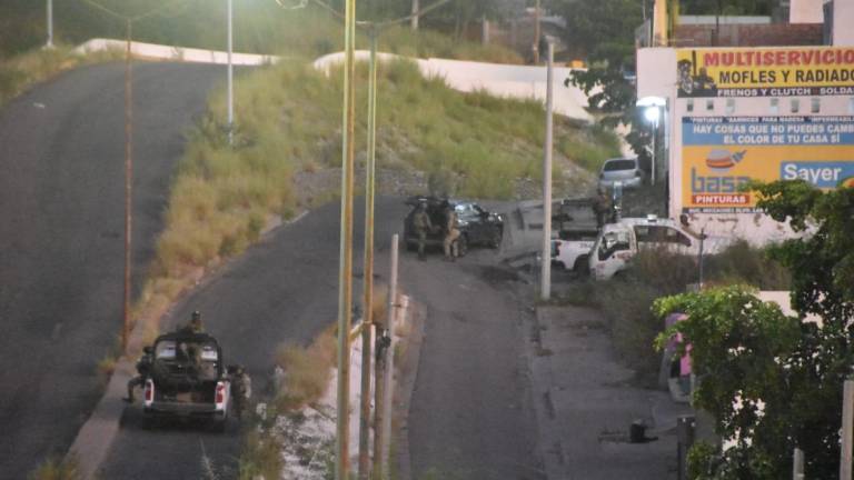 Aseguran camioneta con armas en la Progreso, al sur de Culiacán