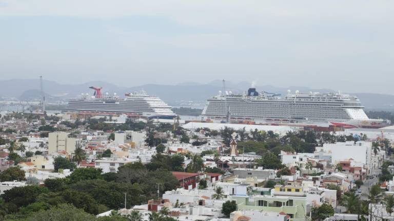 El Norwegian Joy y el Carnival Panorama son las primeras embarcaciones que arriban a Mazatlán este 2025.