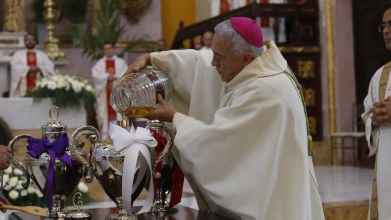 Celebra la iglesia su Misa Crismal