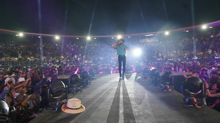 Pancho Barraza celebra el Día del Padre en Pico Rivera Sports Arena