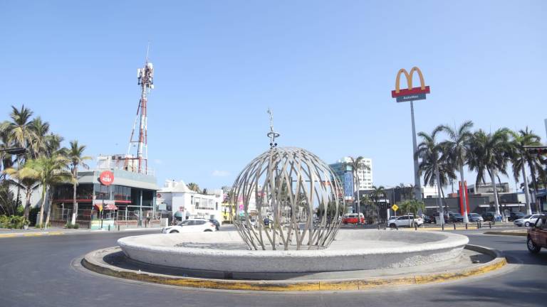 El Monumento a la Perla del Pacífico tuvo un costo de 4 millones 500 mil pesos.