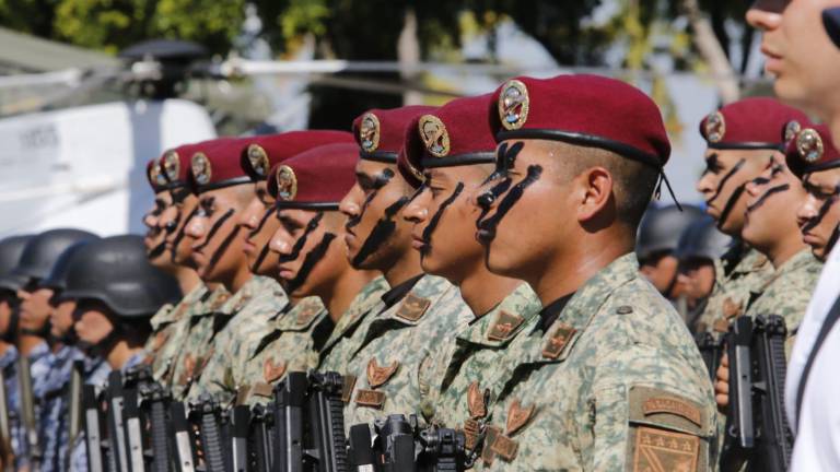 Ascienden de grado a 49 elementos de las Fuerzas Armadas en Culiacán