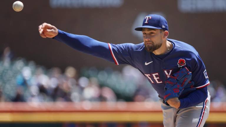 Nathan Eovaldi está enrachado por los Rangers, al ganar su sexta decisión consecutiva.