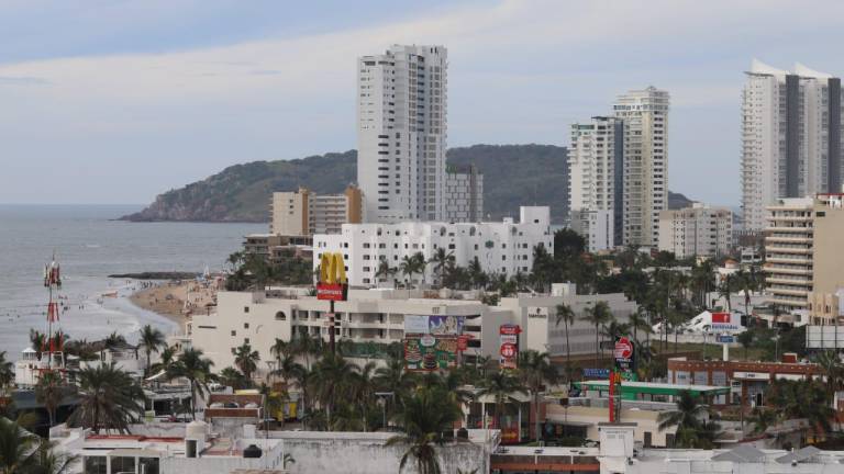 El presidente de la AMPI Mazatlán, Ismael Tirado, destacó la necesidad de mejorar los servicios básicos para manejar el auge en la construcción.