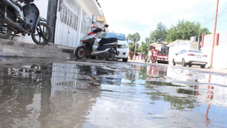 Urgen vecinos de Rosario atender fuga de aguas negras