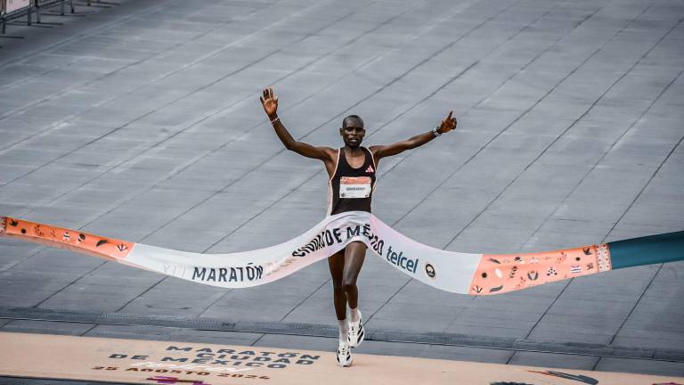 Edwin Kiptoo y Fancy Chemutai ganan el Maratón CDMX 2024