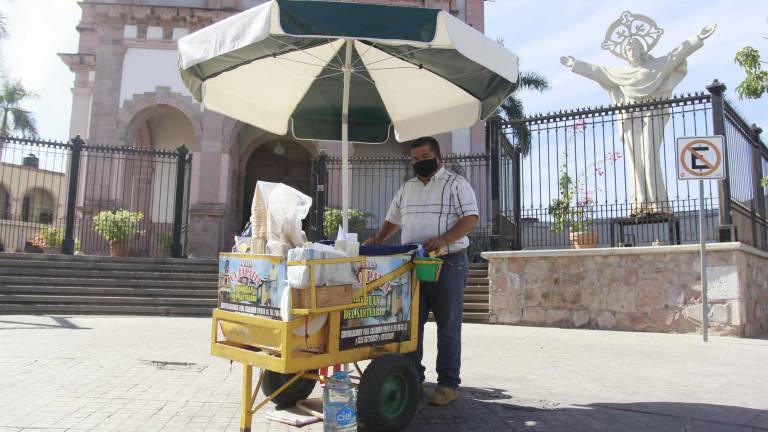 Las nieves de garrafa, además de tradicionales sus sabores son los mismos desde hace 71 años con ciruela, limón, y vainilla; las originales se ofertan fuera del Santuario en Culiacán.