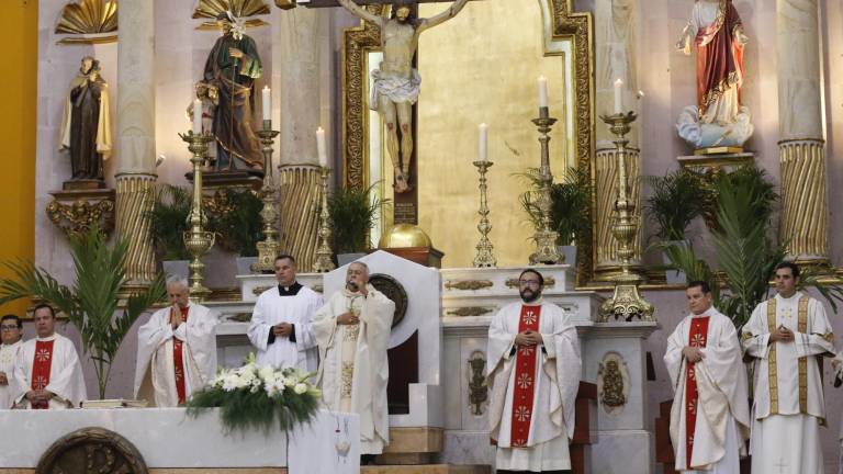 Monseñor Jonás Guerrero Corona preside la Misa Crismal.