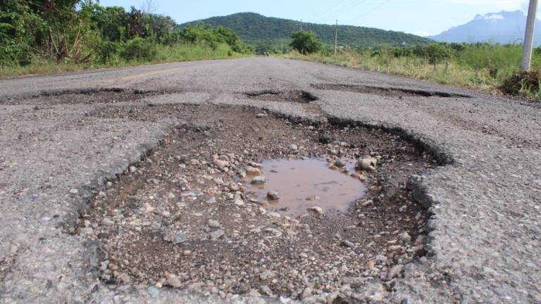 Reencarpetado de carreteras estatales en Chametla y Aguaverde se hará hasta el próximo año