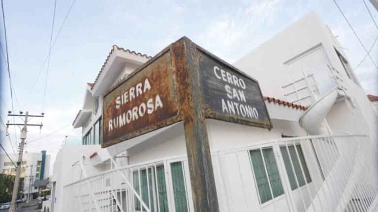 En una finca del Fraccionamiento Lomas de Mazatlán se realizan trabajos de remodelación y vecinos advirtieron la próxima instalación de funeraria, pero Planeación lo niega.