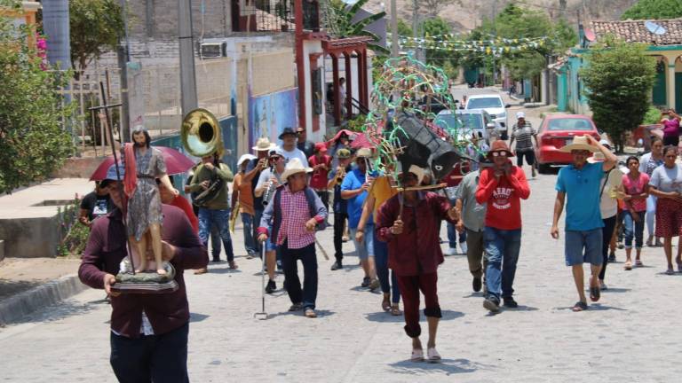 Todos están invitados a la celebración en Matatán.