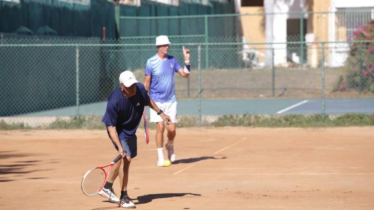 Completan cuota de parejas en Torneo de Tenis de 60 Años