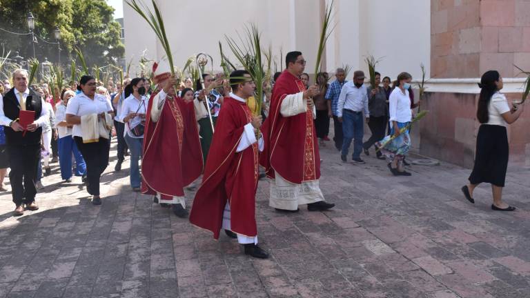 Aclaman a Cristo en la tradicional Misa de Domingo de Ramos