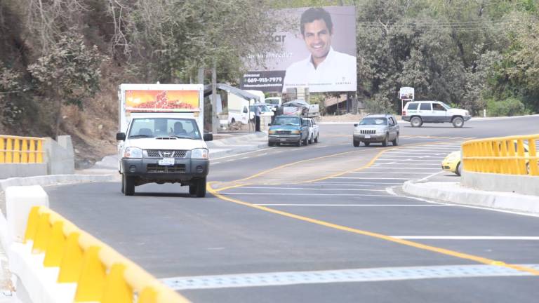 La circulación vial en el puente de El Quelite es normal y en ambos sentidos este sábado.