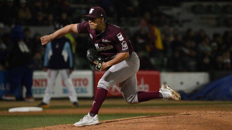 Tomateros explota en la octava y apalea a Algodoneros para amarrar la serie