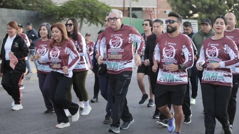 El Gobernador Rubén Rocha Moya participa en el evento.