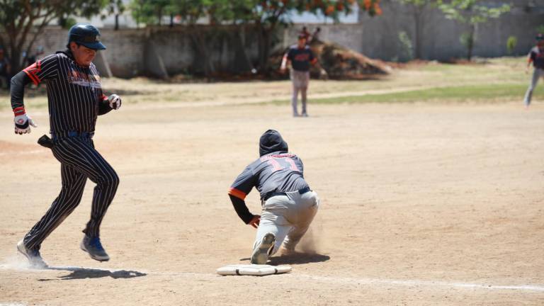 Poco a poco, la actividad de la Liga de Beisbol Transportista se acerca a su final.