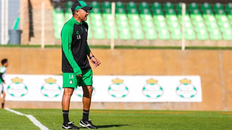 Ignacio Ambriz deja cargo de director técnico en Santos Laguna