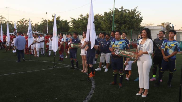 ¡Fiesta completa se vive en Torneo Intramuros de Futbol El Cid!