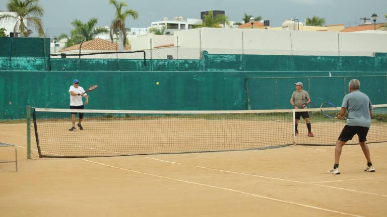 Jugarán el todo por el todo en busca de la gran final del Torneo de Tenis de Dobles en Racquet Club Las Gaviotas