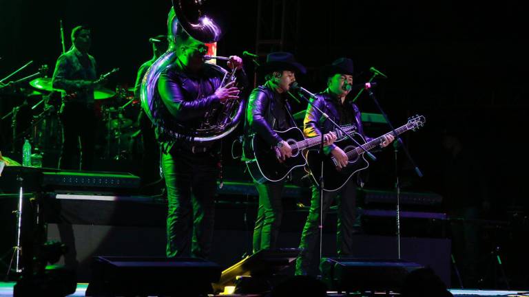 Abarrota Christian Nodal el estadio de Tomateros con su ‘Foraji2 Tour’