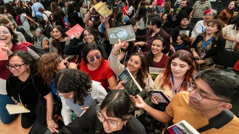 Miles de visitantes acudieron a la Feria Internacional del Libro de Guadalajara.