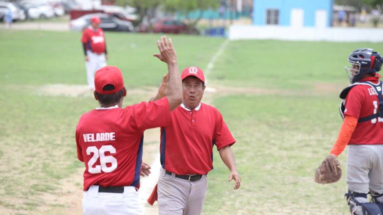 Ya huele a beisbol en el Chololos.