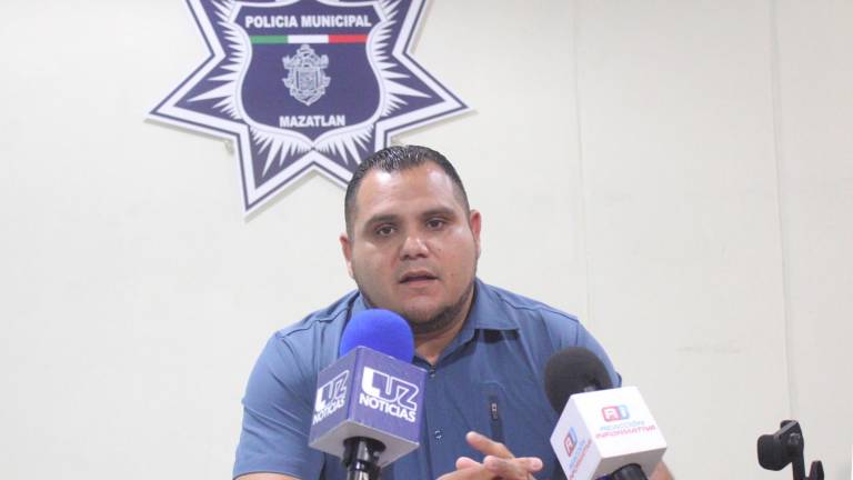 Rueda de prensa del Secretario de Seguridad Pública Municipal, Jaime Othoniel Barrón Valdez, donde invitó a la sociedad a emitir una denuncia para iniciar las investigaciones contra presunta corrupción de policías.