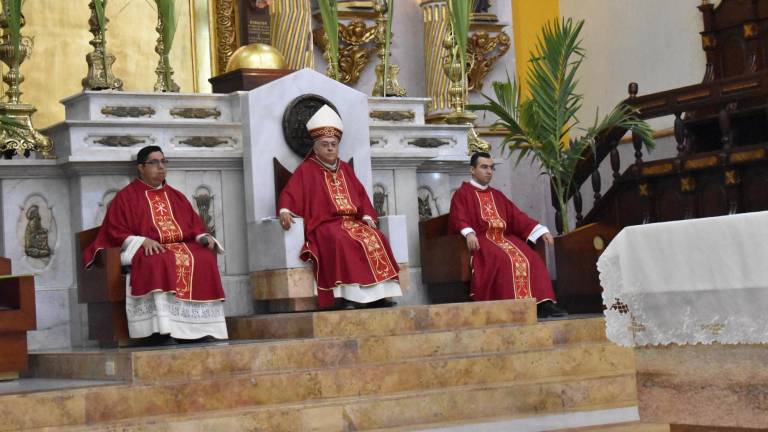 Aclaman a Cristo en la tradicional Misa de Domingo de Ramos