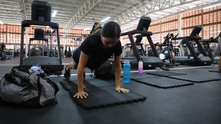 Reanuda sus actividades gimnasio de fuerza del Isde