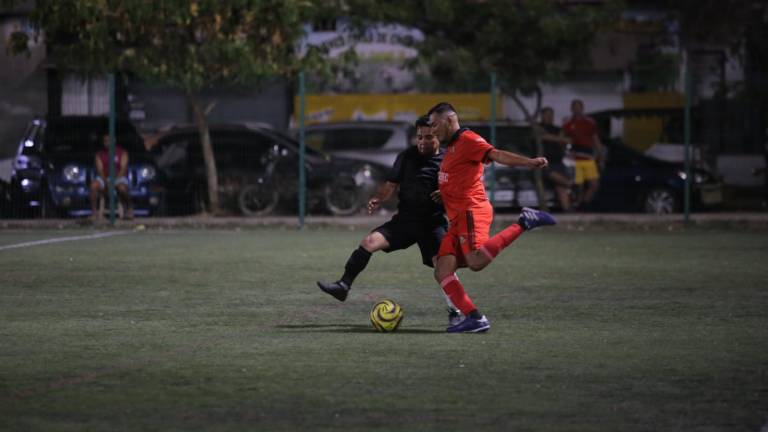 Intece y Villa Unión cumplen con los pronósticos en la Liga de Futbol Superveteranos