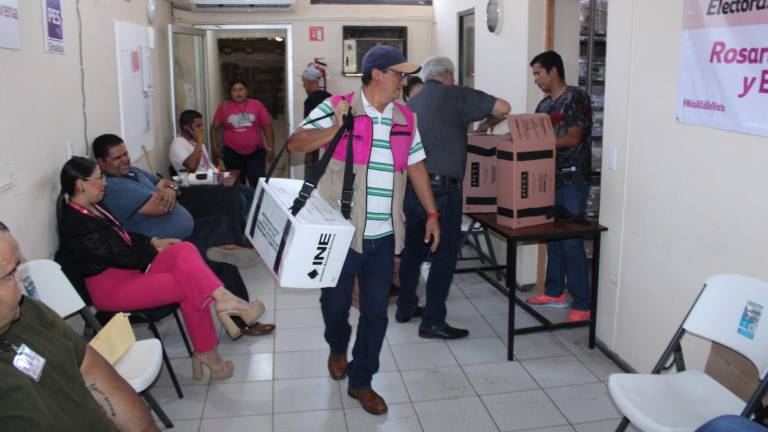Inicio de la distribución de los paquetes electorales rumbo a la elección del 2 de junio.