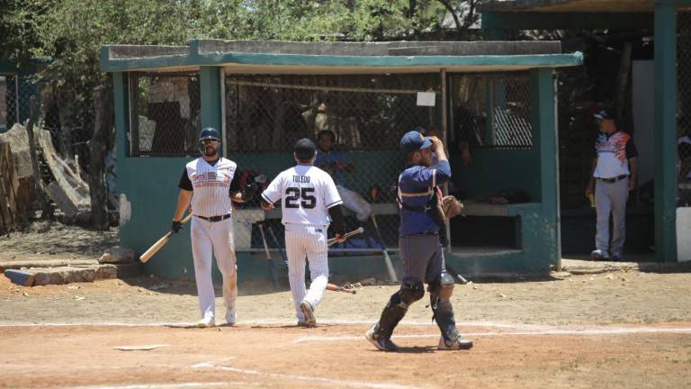 Herrería Lizárraga domina a Familia Rendón, en beisbol del Chololos