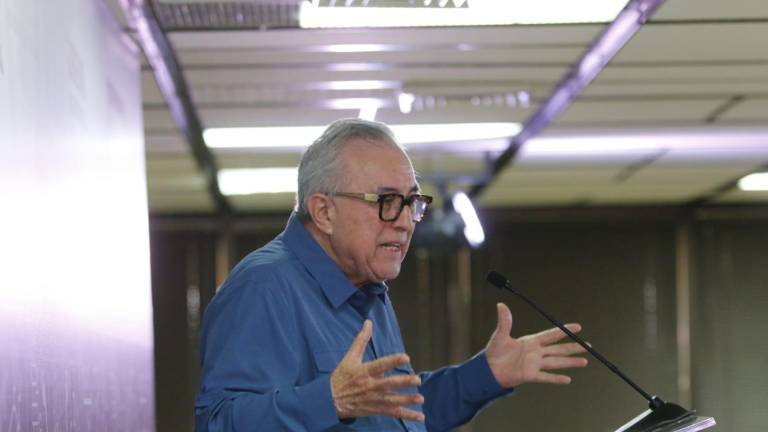 El Gobernador Rubén Rocha Moya afirmó que él no puede negociar los juicios que enfrentan funcionArios de la UAS.